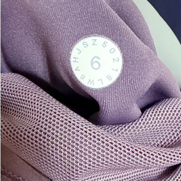 Lululemon Crop Leggings Lot of 2 Size 6 Maeve & Navy - Picture 8 of 13